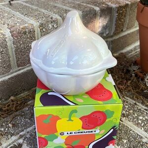 RARE LE CREUSET GARLIC COCOTTE